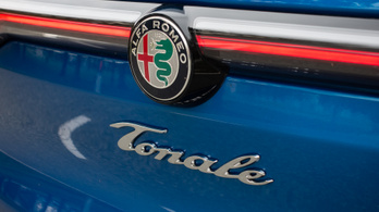 Jóvá sem hagyták, mégis szinte elfogyott az Alfa Romeo új szupersportautója