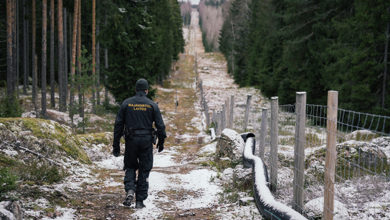 Már építik a finnek a kerítést az orosz határra