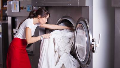 Milyen sűrűn mosod ki az ágyneműdet? Asztmát okozhat, ha ennél ritkábban csinálod