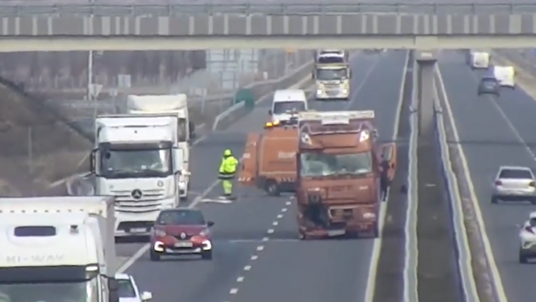 Útellenőrző autót letaroló kamion: videóval figyelmeztet az MKIF