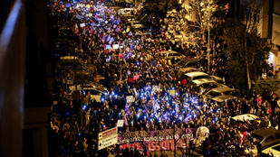 Könnygázzal vetettek véget az isztambuli nők tüntetésének