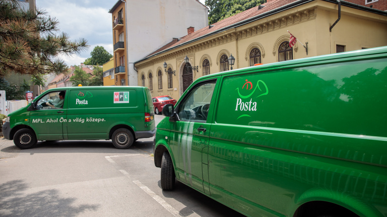 Hatalmas adatszivárgás történhetett a Magyar Postánál a hétvégén – legalább 1300 egyéni vállalkozó lehet érintett