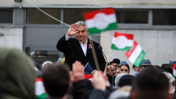 Orbán Viktor útnak indul
