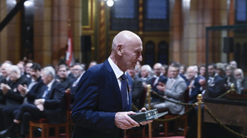Reviczky Gábor egyenesen a Parlamentbe ment a CT-vizsgálatról