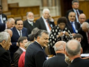 Orbán bevallotta, nem is forradalmár