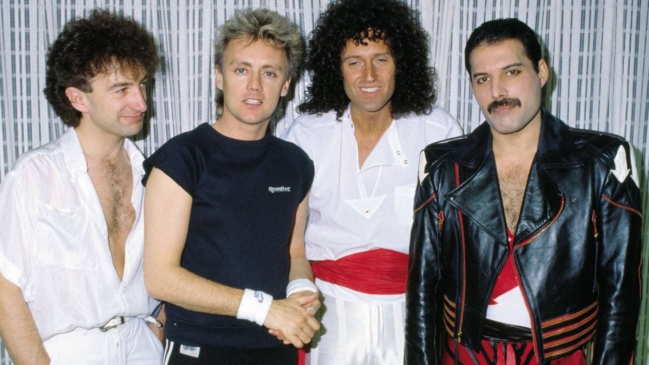 Tudod, Freddie Mercury melyik magyar népdalt énekelte a Népstadionban? Kvíz a Queen együttesről