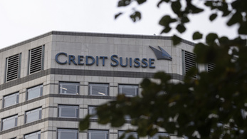 Rémálom a Credit Suisse-nél, már a megszüntetés is terítéken van