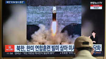 Észak-Korea nem áll le, újabb rakétát lőtt ki