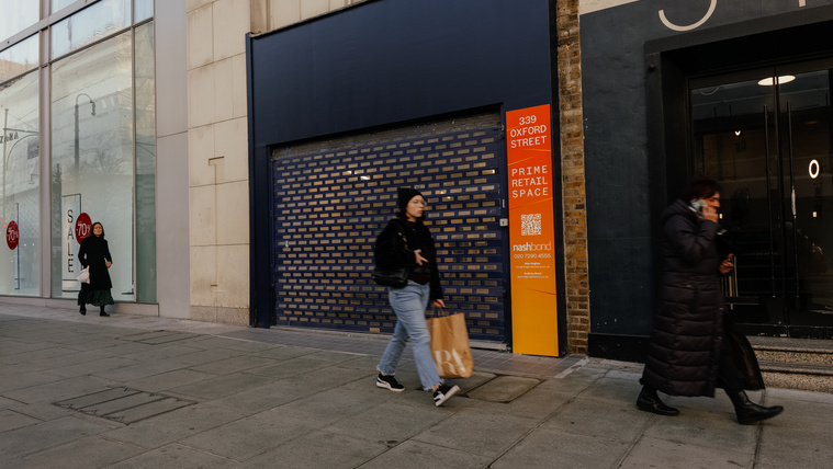 Sorra zárnak be a boltok: a világ egyik leggazdagabb utcáját is utolérte a válság és az infláció
