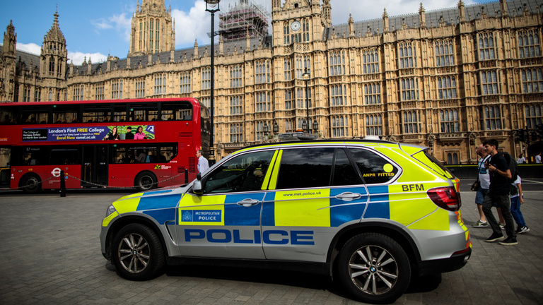 Egy vizsgálat kimutatta, hogy a londoni rendőrség rasszista, homofób és nőgyűlölő