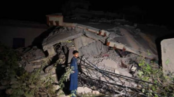 Utak hasadtak ketté, házak dőltek össze a pakisztáni földrengés miatt