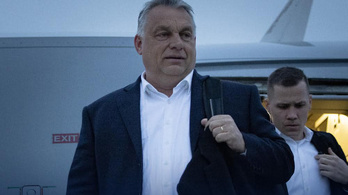 Leszállt Orbán Viktor gépe, a kormányfő egyből üzent Brüsszelnek