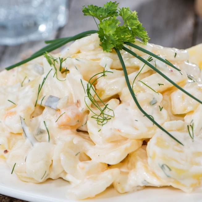 Krémes krumplisaláta majonéz nélkül: könnyed választás a húsvéti asztalra