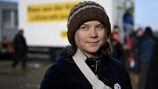 Greta Thunberg koporsójával tüntettek a lengyel bányászok