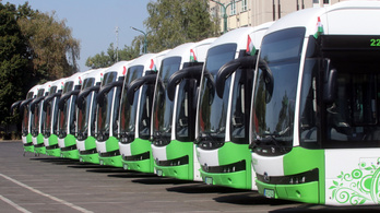 Gázzal működő, elektromos buszok érkeztek a Budapest környéki településekre