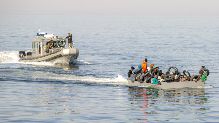Elsüllyedt egy csónak Tunézia partjainál, többen meghaltak