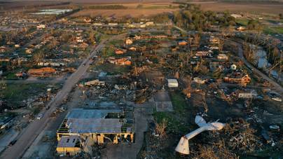 Egy pillanat alatt mindent elveszíteni: megrázó fotókon a Mississippiben tomboló tornádó pusztítása
