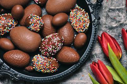 Házi csokitojás cukormentesen: hamis karamellel töltsd meg