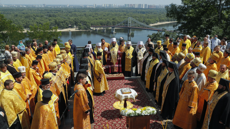 Megátkozta Zelenszkijt az ortodox pátriárka