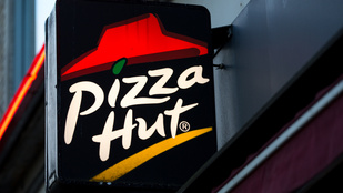 Kizárólag robotok dolgoznak egy tel-avivi Pizza Hutban