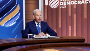Hatalmas összeget szán Joe Biden a demokráciák megerősítésére