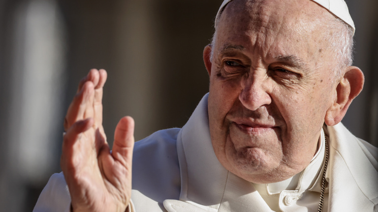 Biztató hírek érkeztek Ferenc pápáról: jobban van az egyházfő