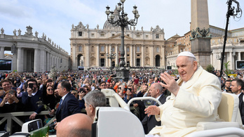 Videó: Ferenc pápa jobban van, már részt vett a virágvasárnapi misén is