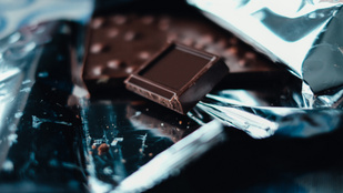 Mérgező anyag került a hazánkban is kapható csokiba
