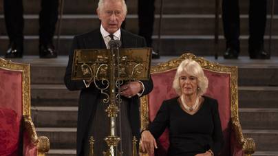 Így öltözhetnek a koronázás vendégei: Károly meglepően laza szabályai