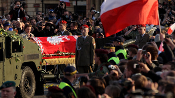 Merénylet miatt vizsgálják a lengyel elnök lezuhant gépének tragédiáját
