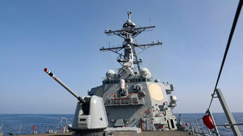 Egyre feszültebb a helyzet: amerikai hadihajó haladt át a Tajvani-szoroson