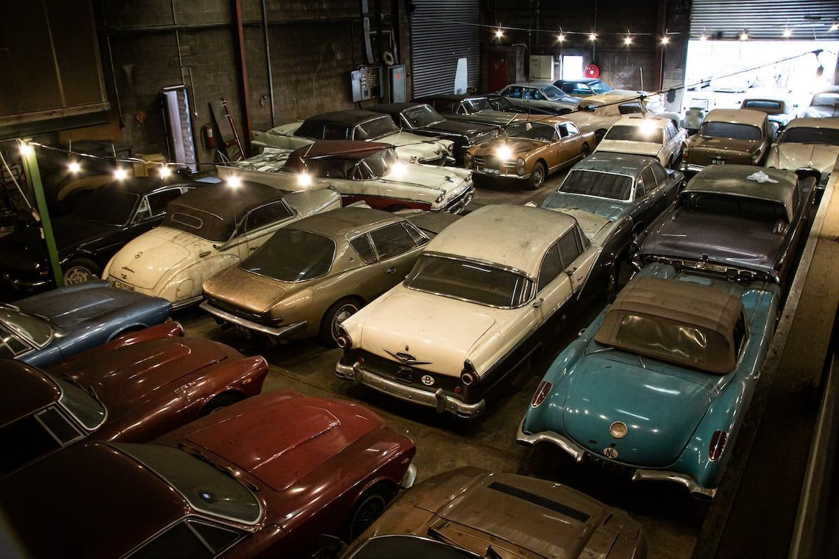 Az európai luxusautók mellett a Chevrolet, a Mercury, a Cadillac, a Ford, a Lincoln és a Studebaker is megmozgatta a fantáziáját.