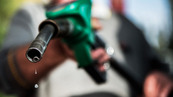 Ki kell használni, amíg ilyen „olcsó” a benzin, hamarosan teljesen elszállhatnak az árak
