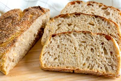Ropogós kenyér dagasztás nélkül: alig van vele munka
