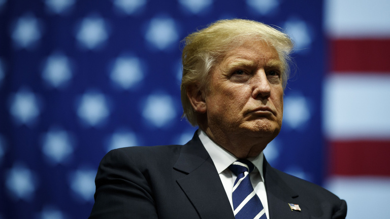 Sűrűsödnek a viharfelhők Donald Trump feje fölött