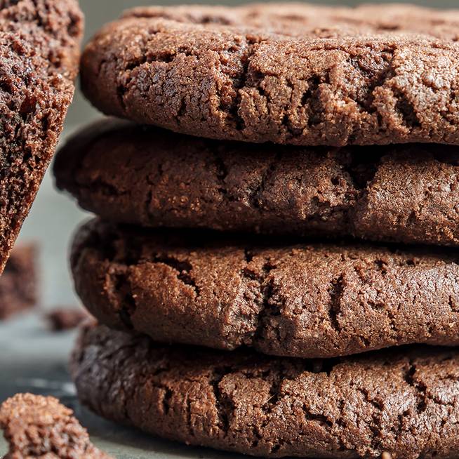 Ragacsos, csokis brownie-keksz: pillanatok alatt elkészül a finomság