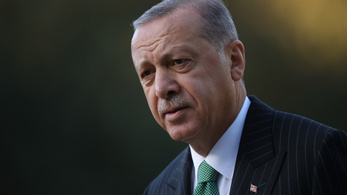 Jobban van a török elnök, szombaton már a nyilvánosság elé állt