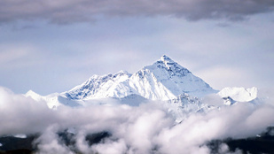 Ez a férfi dekázva mászta meg a Mount Everestet