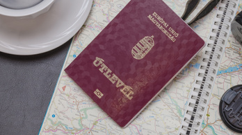 A háború kiteljesedésének veszélye miatt tömegesen igényeltek útlevelet a magyarok