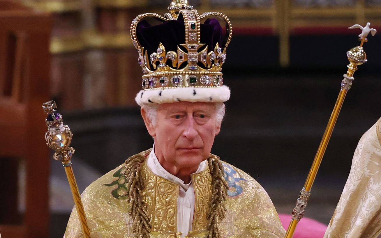 Károly király koronázása