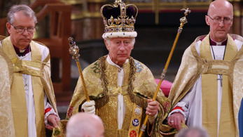 Leolvasták III. Károly szájáról, már az elején besokallt a koronázási ceremóniától