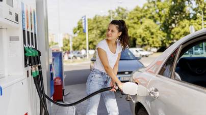 El se hisszük: ennyit csökkent a benzinár a hatósági árstop feloldása óta