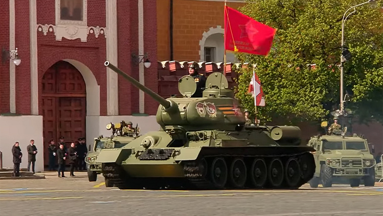 Se tankok, se repülők nem voltak idén a moszkvai Győzelmi parádén