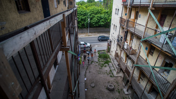 Több millió magyar él méltatlan körülmények között