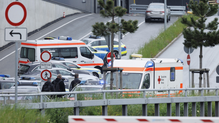Lövöldözés a Mercedes német gyárában, két ember életét vesztette (frissítve)