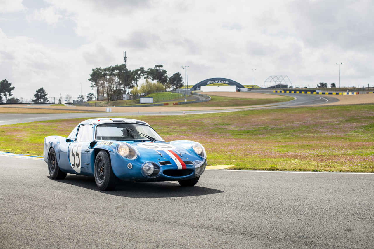 Az Alpine épp menő elektromos kompaktot készít elő, ám 1967-ben még más volt a prioritás. Ezt a versenyautót az 1470 köbcentis Gordini-Renault motor tette kategóriagyőztessé 1967-ben és '69-ben is, de persze az 1968-as Le Mans-i 24 óráson is elindult.