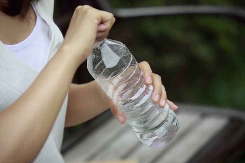 Palackozott vizet iszol? Ezt mindenképpen olvasd el