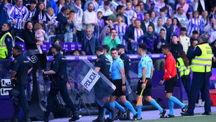 Botrány Spanyolországban: lövés közben lefújta a félidőt a bíró, érvénytelen a gól