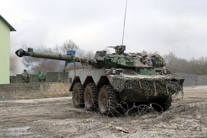 A gumikerekes AMX-10 RC könnyű harckocsi