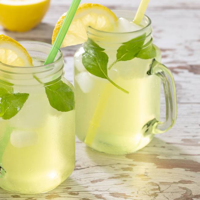 Klasszikus, hűsítő limonádé nyárra: bazsalikom dobja fel
